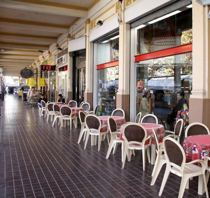 Loggiati del mercato, passo indietro dell’amministrazione