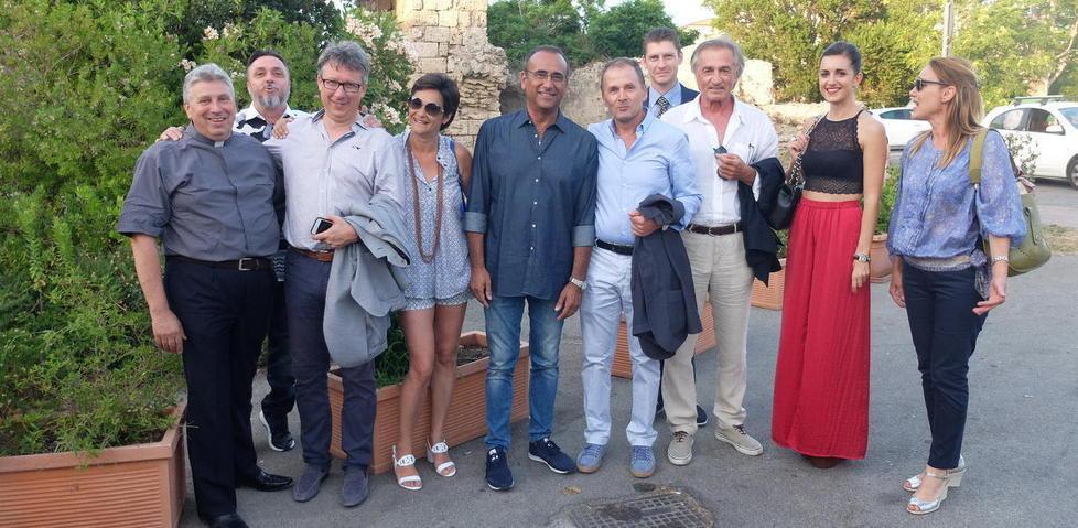 Tutti a cena con Carlo Conti Per Tossicia 4.000 euro 