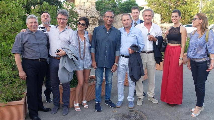 Tutti a cena con Carlo Conti Per Tossicia 4.000 euro