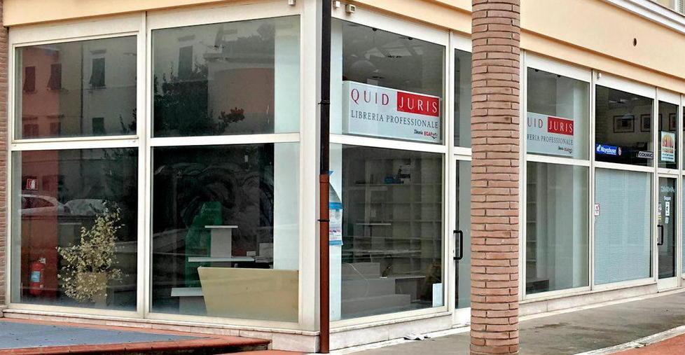 Cancellate le scritte all’ex Peroni