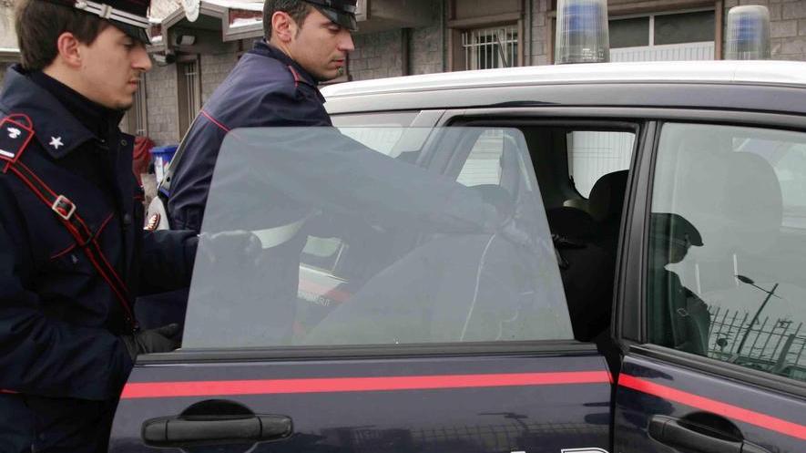 Spacciava cocaina in casa e in hotel