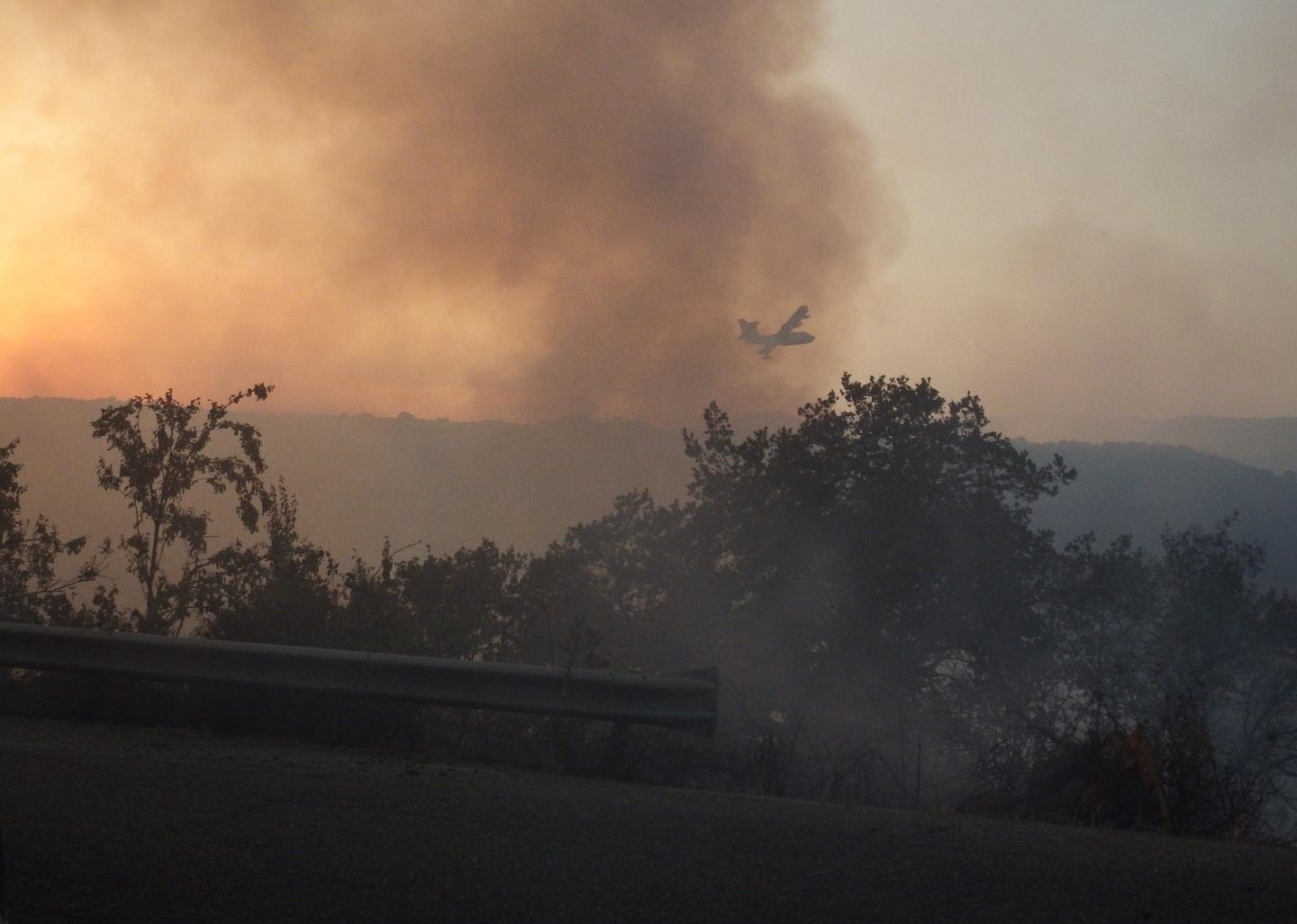 Incendio dal palo dell’Enel La difesa: la rete è a norma 
