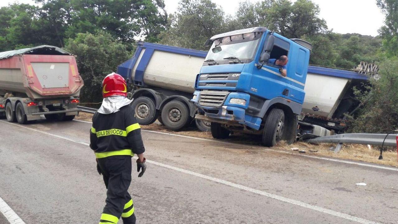 Camion fuori strada per la pioggia