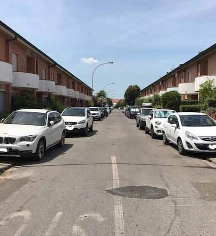 La sosta selvaggia provoca problemi alle ambulanze 