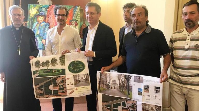 Piazza San Paolo a Ripa d’Arno, giù i tigli e new look