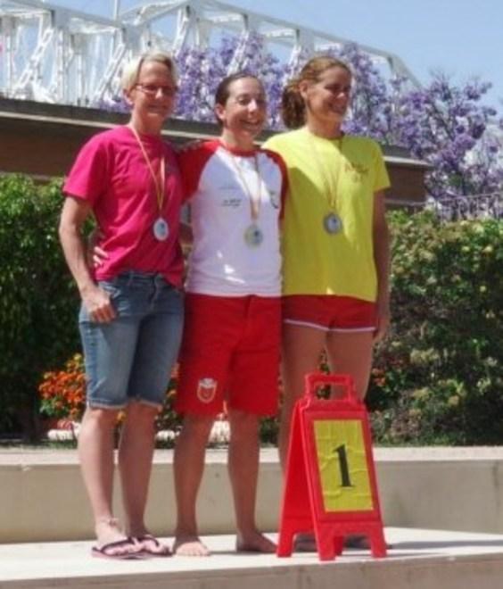 Nei due chilometri sulla spiaggia le tre ragazze non conoscono rivali