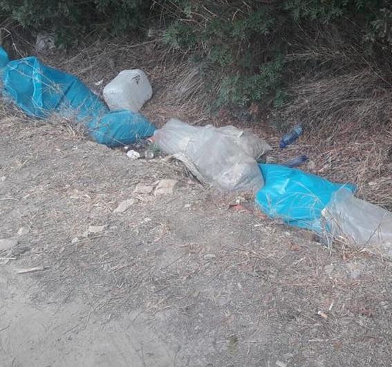 Abbandonano rifiuti, scoperti e sanzionati