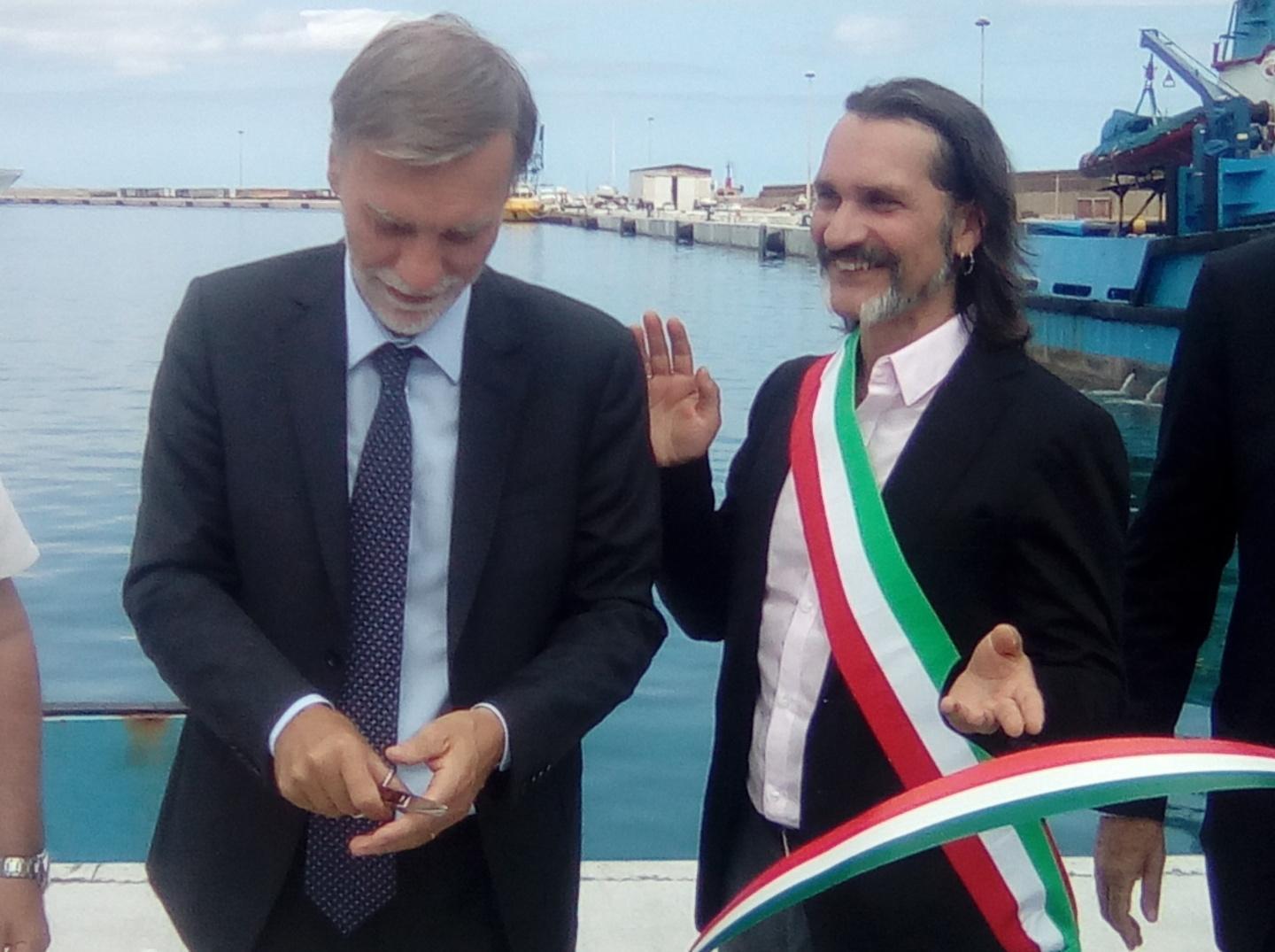 E a Porto Torres battezza la nuova banchina 