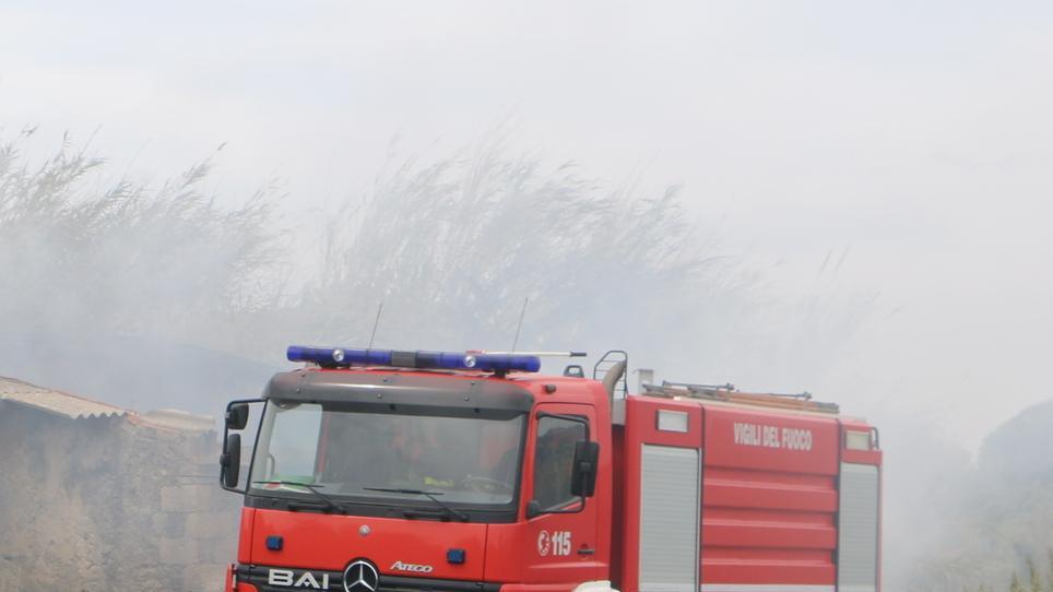 Roghi e vento: super-lavoro dei pompieri