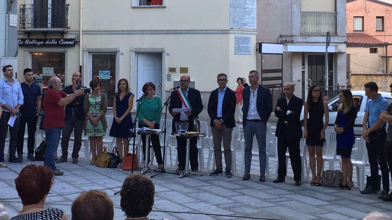 Lanusei, la giunta Burchi scende in piazza per giurare