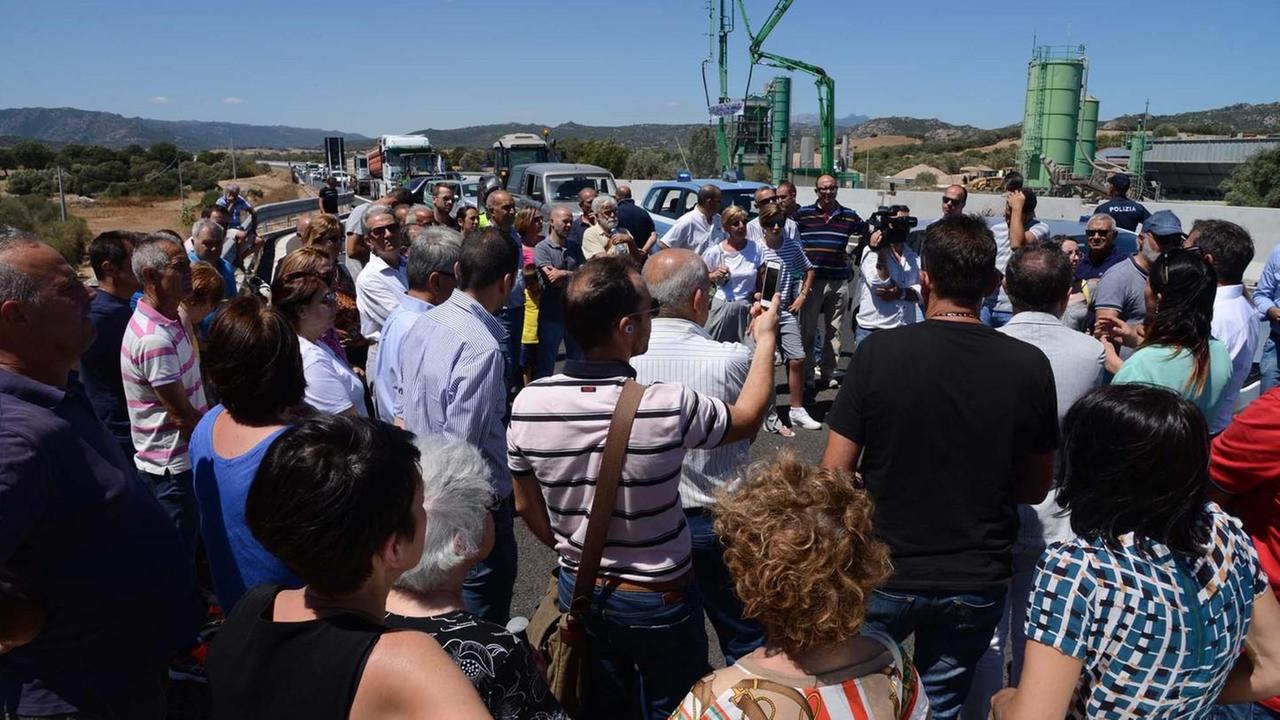 Strade complanari, no alla mozione M5S