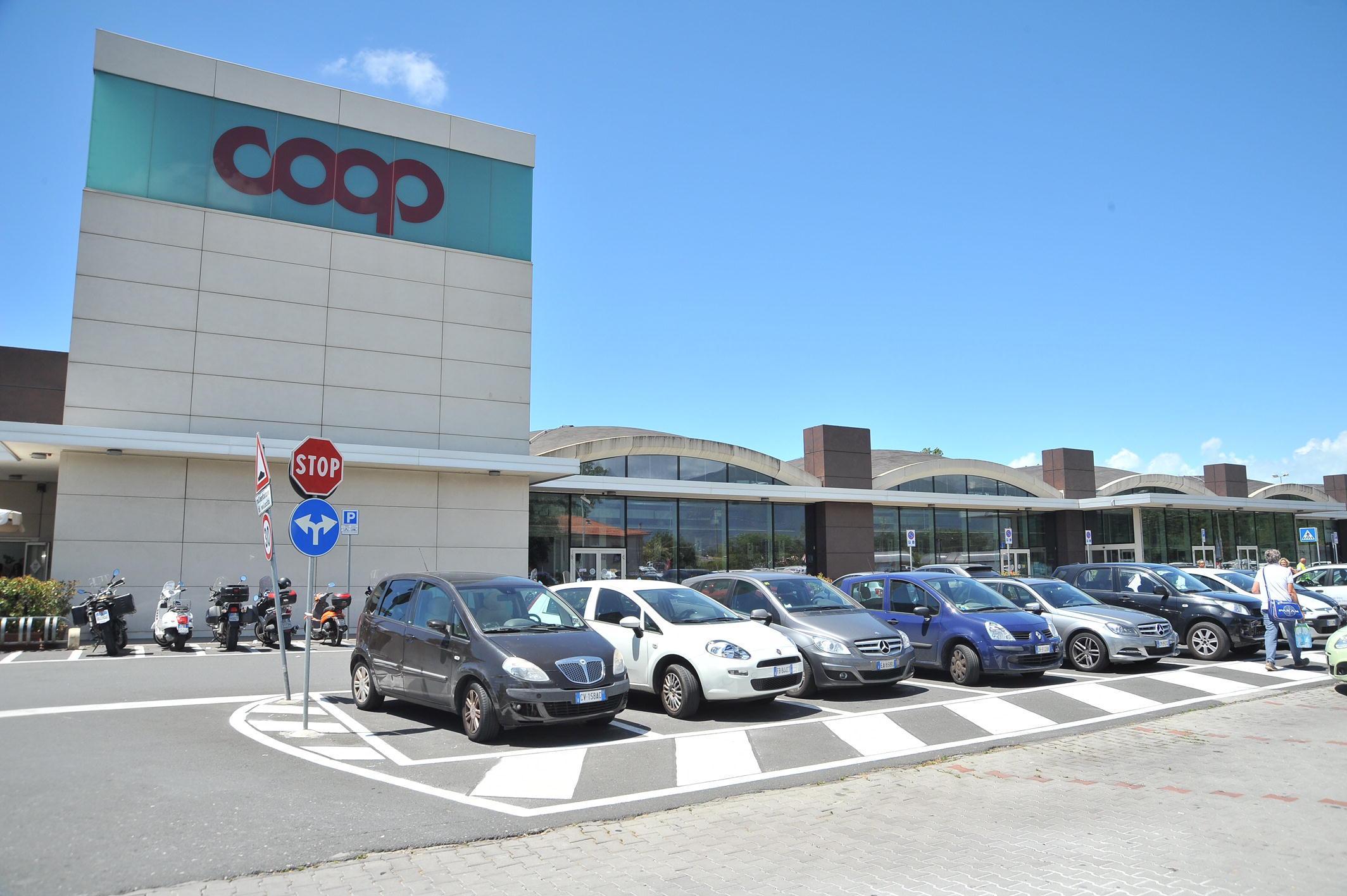 Il supermercato Coop di Viareggio