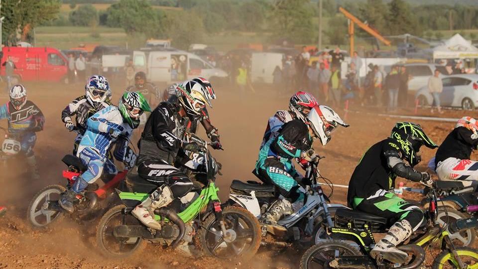 Una competizione di legendcup off-road