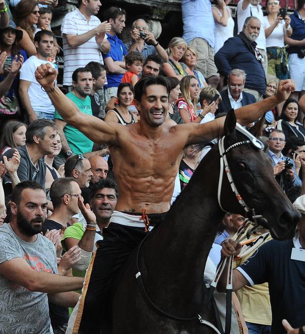 Il pistoiese Scompiglio in piazza del Campo