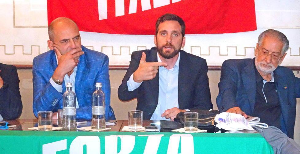 Più assessori e con stipendi più bassi 