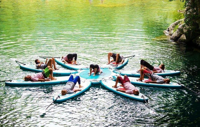 Lo yoga sull’acqua È l’ultima novità del Canyon Park  