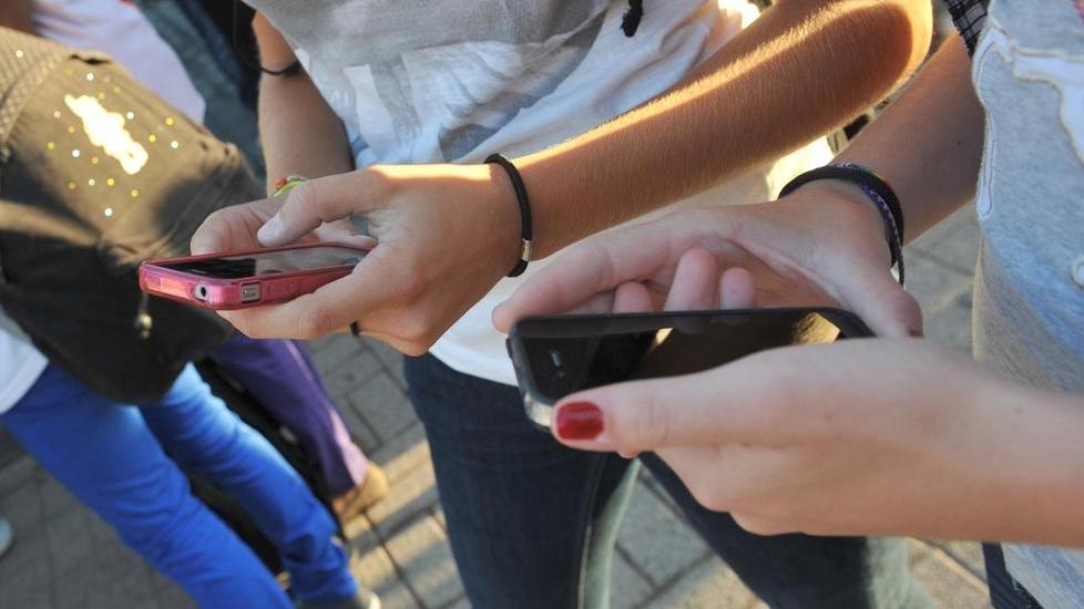 Bimbi smarriti a Lido la chat che li ritrova arriva negli hotel
