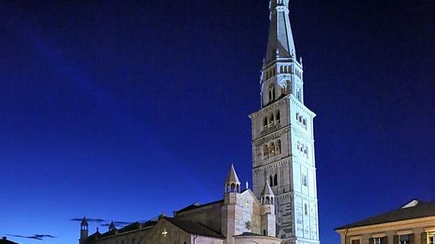 Modena, il cuore della città batte forte e canta