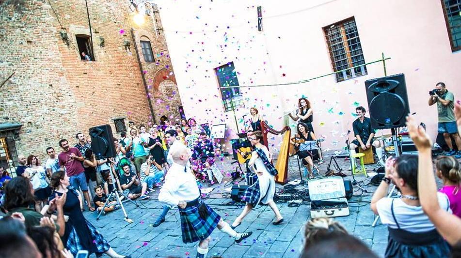 Mercantia, è l’anno delle street band