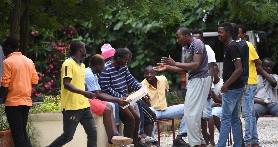 Altri migranti in arrivo, mancano i posti 