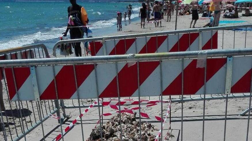 Bomba sulla spiaggia di Carlappiano