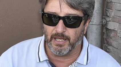 «O ci fate il marciapiede o apriamo una raccolta firme»