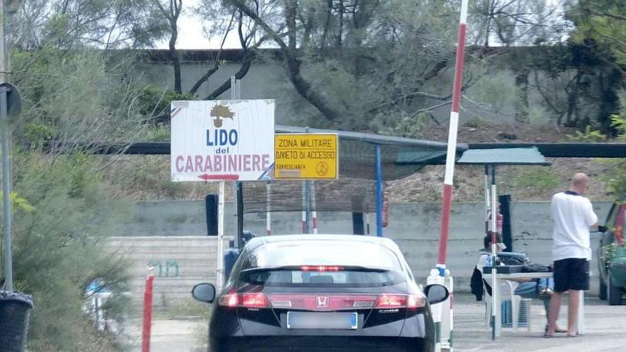 Giovane americano rischia di annegare: salvato a Tirrenia