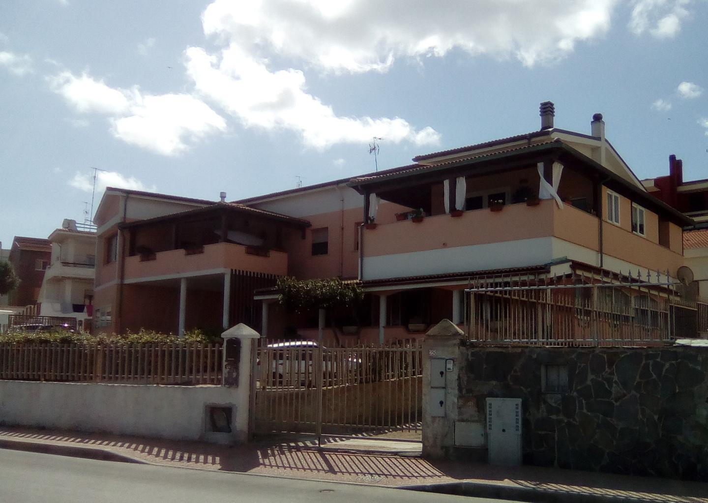 Donna incinta trova ladro in casa a Porto Torres