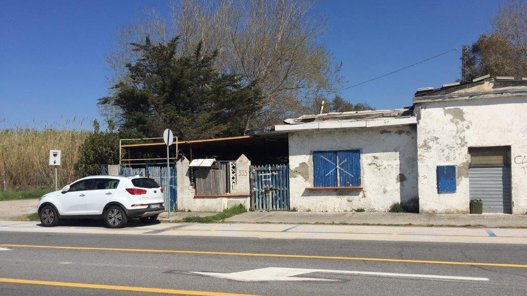 La baracca di Calambrone in cui trovò la morte la piccola Samantha (foto Fabio Muzzi)
