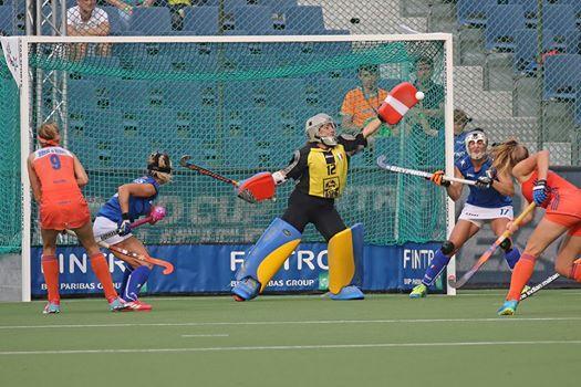 Una parata di Martina Chirico nella World League