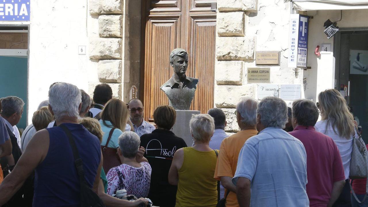 Il busto di Modì in via Roma