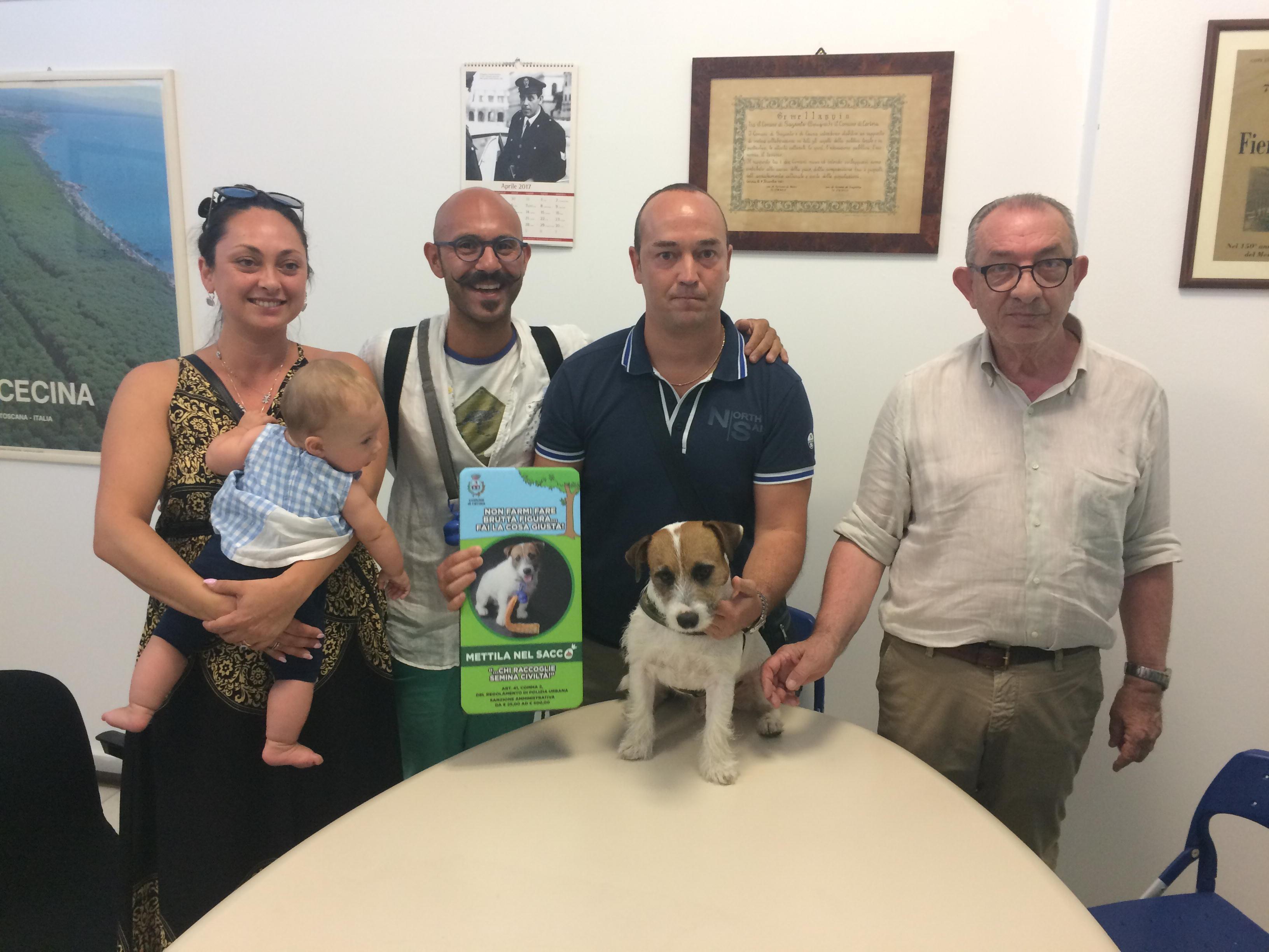 Da sinistra Giannini, Carli, Valori e Agostini con il Jack Russel Spillo