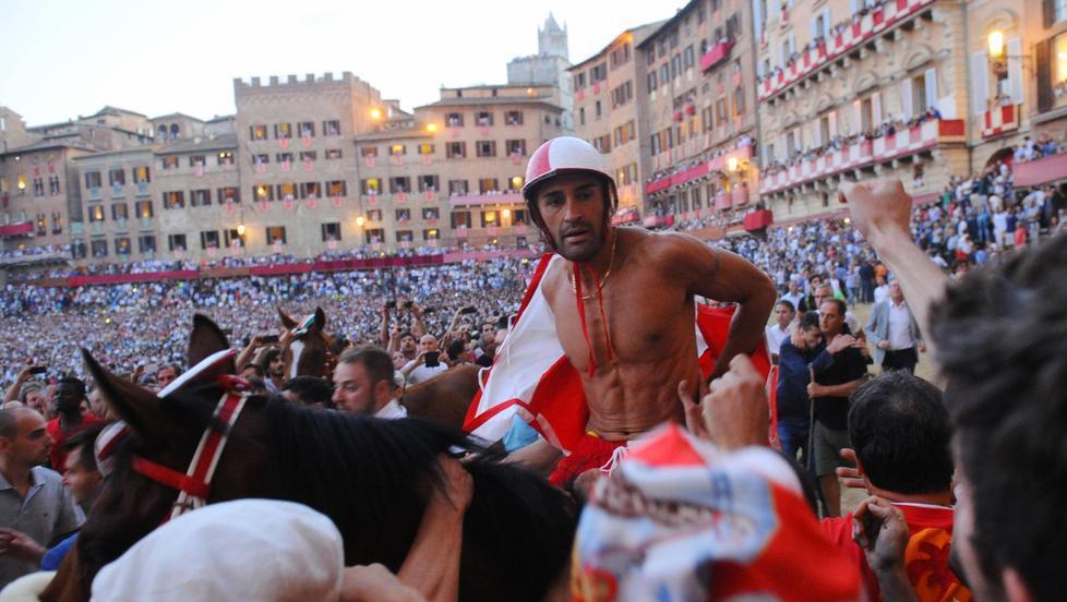 Da Montesecco a Piazza del Campo «Mi riempie di gioia e di orgoglio» 