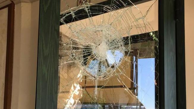 Ladri scatenati devastano ristorante e Circolo nautico