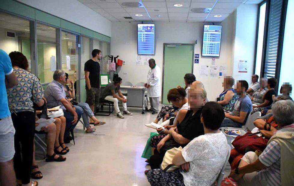 L’Asl: «I volontari Avo non fanno gli infermieri» 