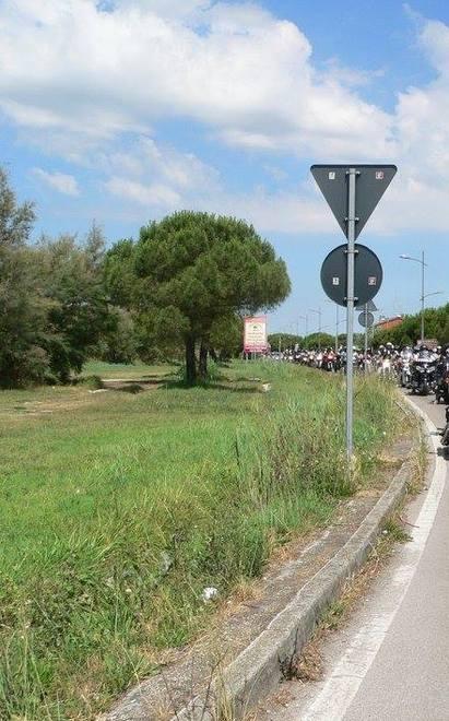 Giocattoli per i bambini autistici con il motoraduno della Finanza 