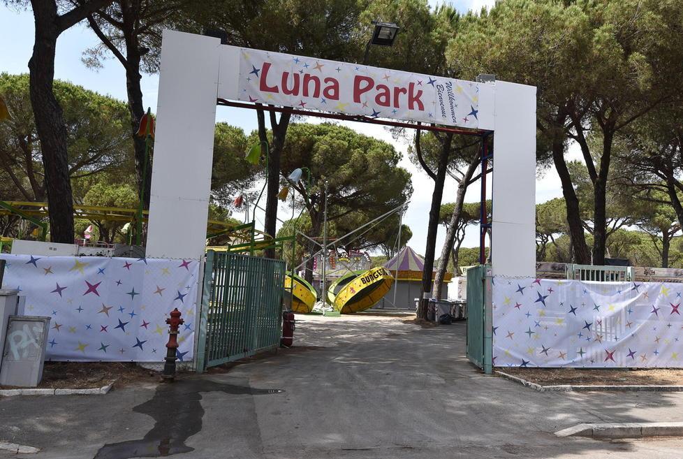 La polizia municipale multa il luna park 