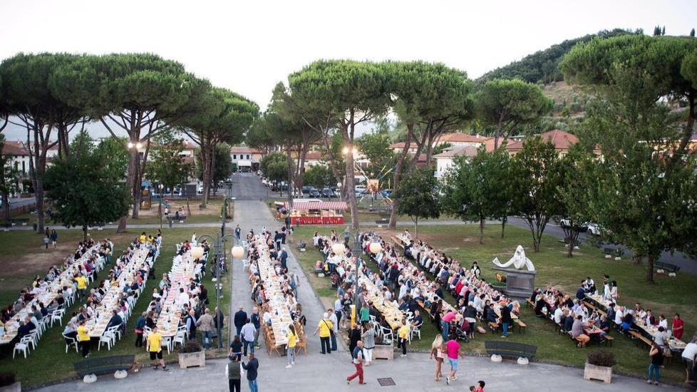 In 700 (e passa) in piazza per la solidarietà