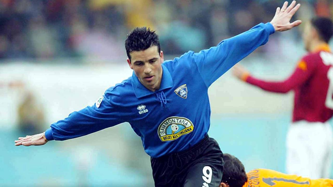 Totò Di Natale dopo un gol segnato con la maglia dell'Empoli