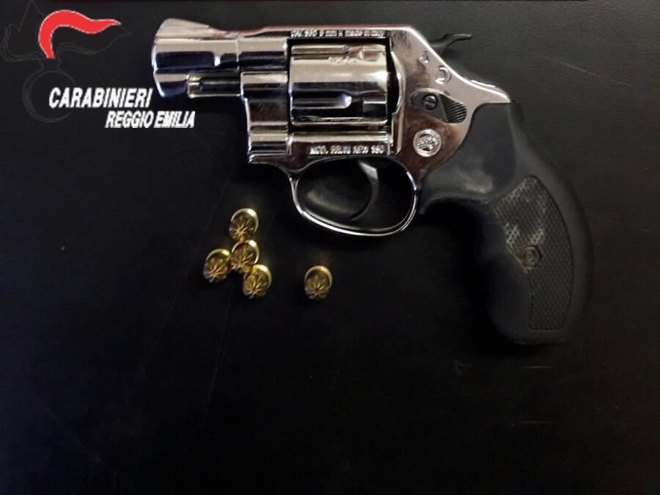 Guastalla: ubriaco minaccia la moglie con la pistola, arrestato