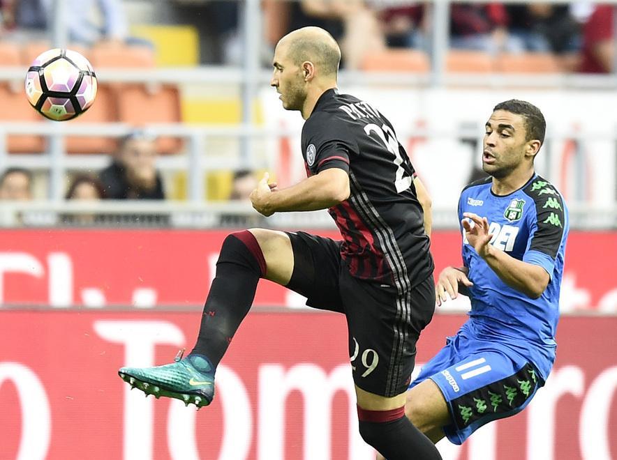 Sassuolo in forte pressing su Paletta del Milan 
