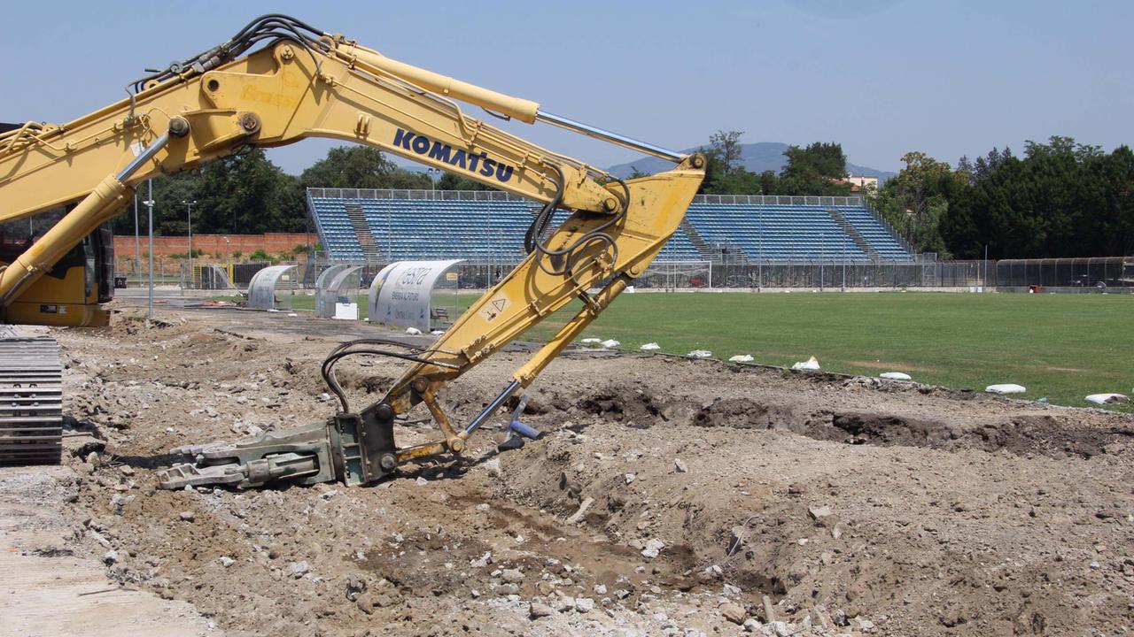 I lavori allo stadio Lungobisenzio (foto Batavia)