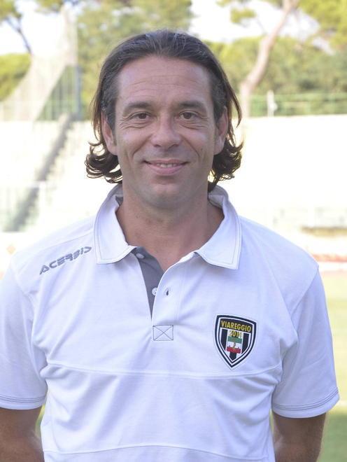 I club versiliesi a caccia di rinforzi 