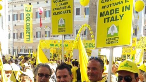 Cento coltivatori a Roma contro un trattato Ue