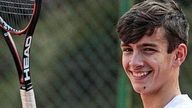 Lorenzo Musetti trionfa agli Open E manda al tappeto Papasidero
