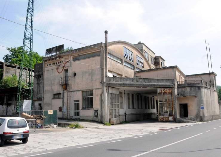 Demolito il Cementificio Sacci lascia 30mila tonnellate di detriti 