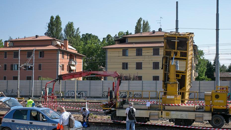Carrello rovesciato alla stazione: dimessi gli operai feriti