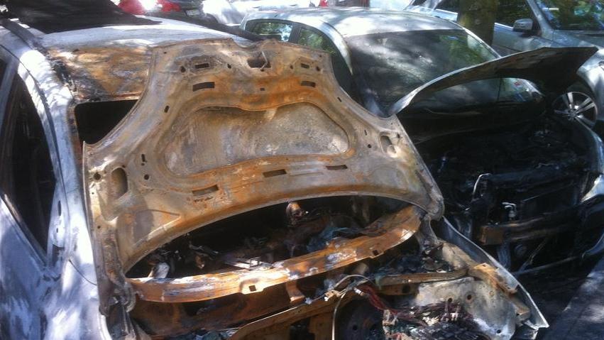 Nella notte 3 auto bruciate Via Vedriani ora ha paura