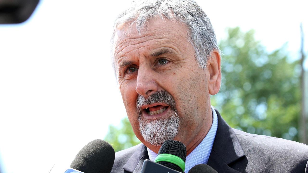 L'assessore regionale ai Trasporti, Vincenzo Ceccarelli (foto d'archivio)