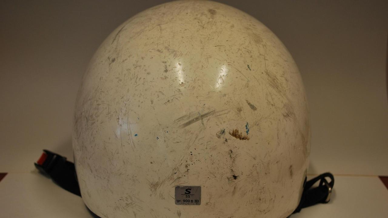 Un casco per andare in scooter (foto d'archivio)